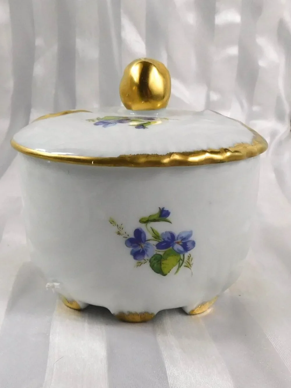 Limoges Castel Covered Vanity Dish # 27033